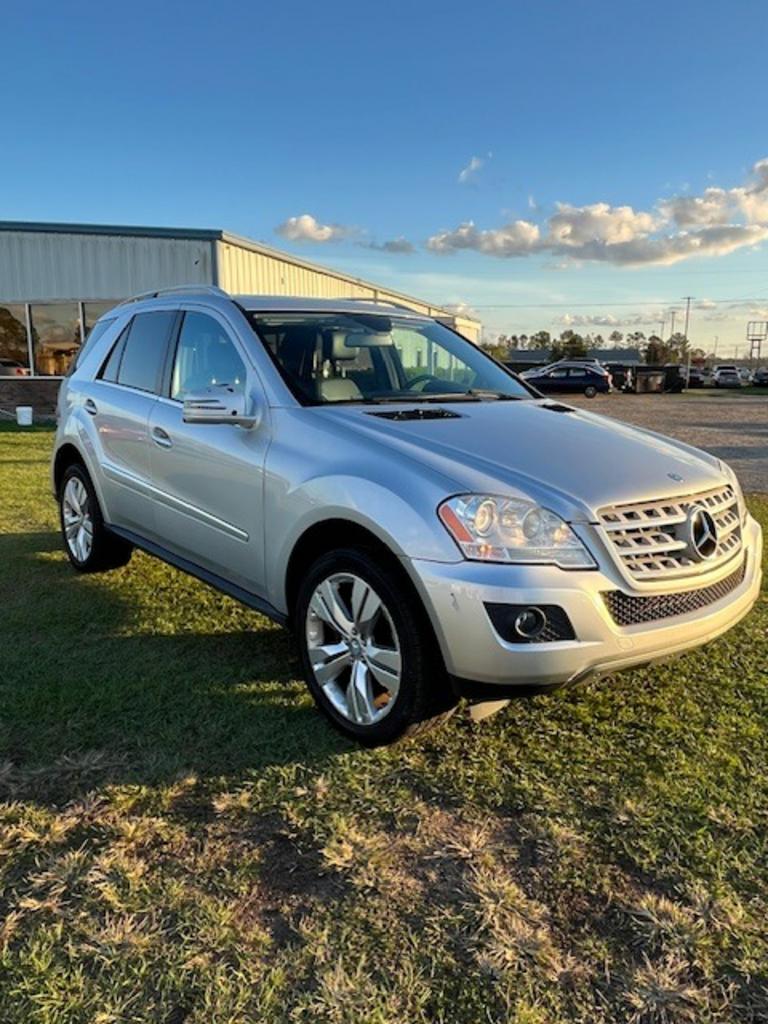 2011 Mercedes-Benz M-Class ML350's photo