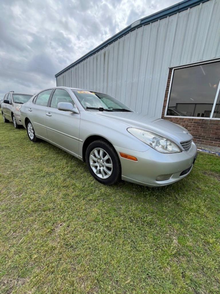 2002 Lexus ES 300's photo