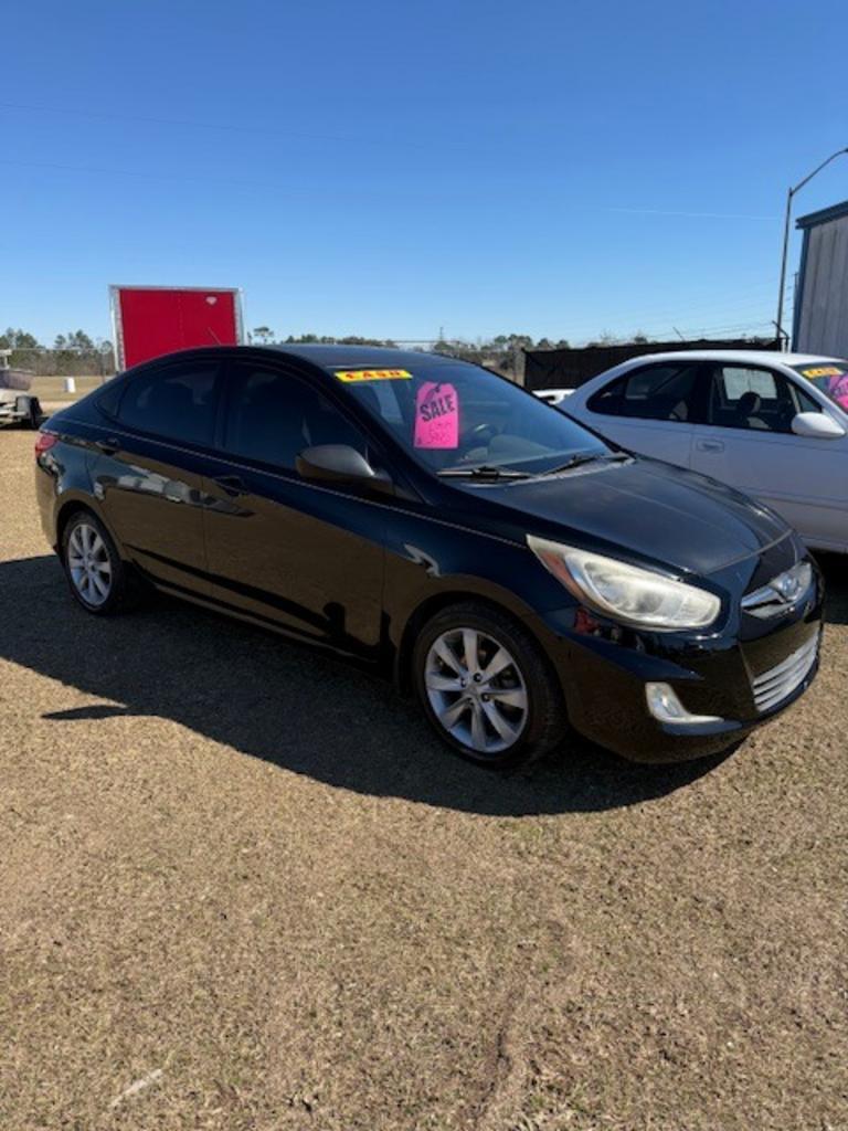 2013 Hyundai Accent GLS 4-Door 6-Speed Automatic's photo