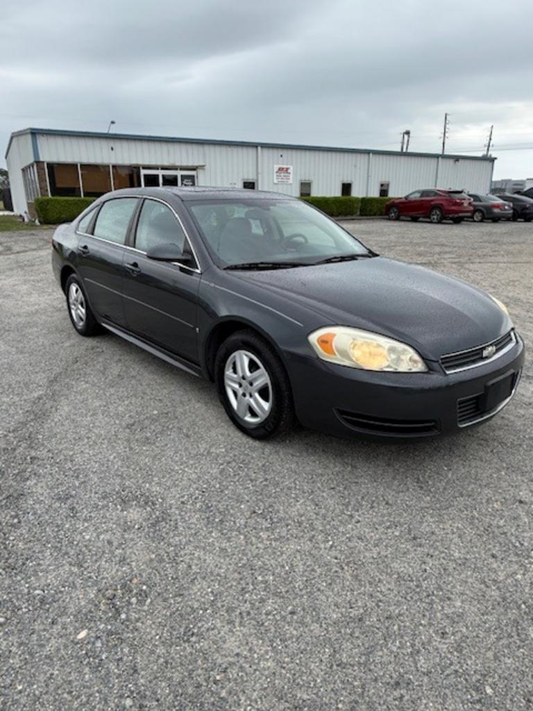2010 Chevrolet Impala LS's photo