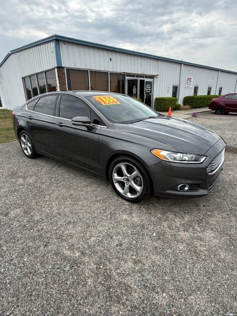 2016 Ford Fusion SE FWD's photo
